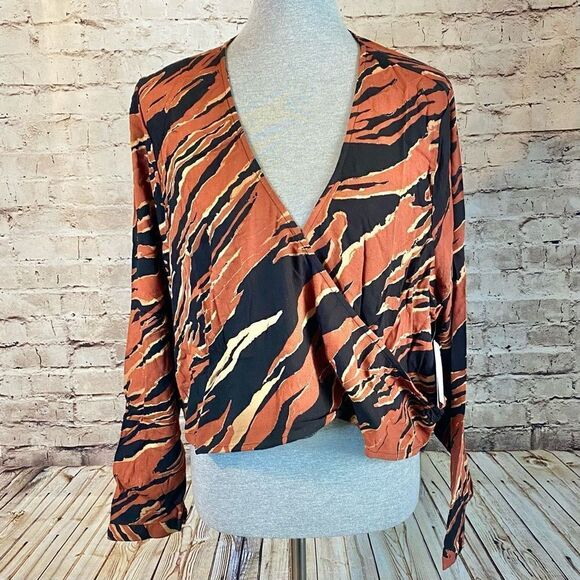 BP Womens Brown Burnout Tiger Stripe V Neck Surplice Wrap Crop Top Size 3X NWT - Picture 2 of 8